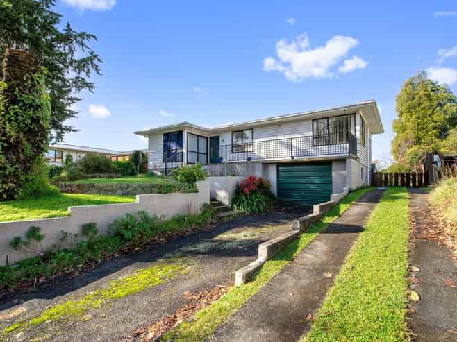 11 Pandora, Sunnybrook