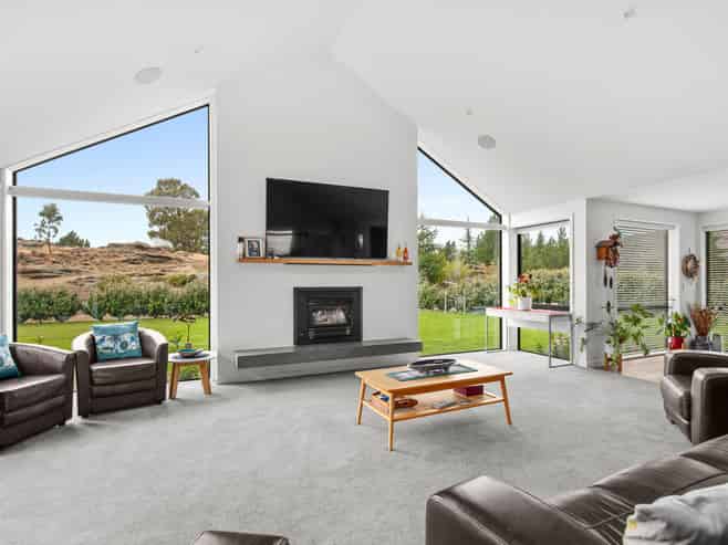 98 Aronui Road, Alexandra