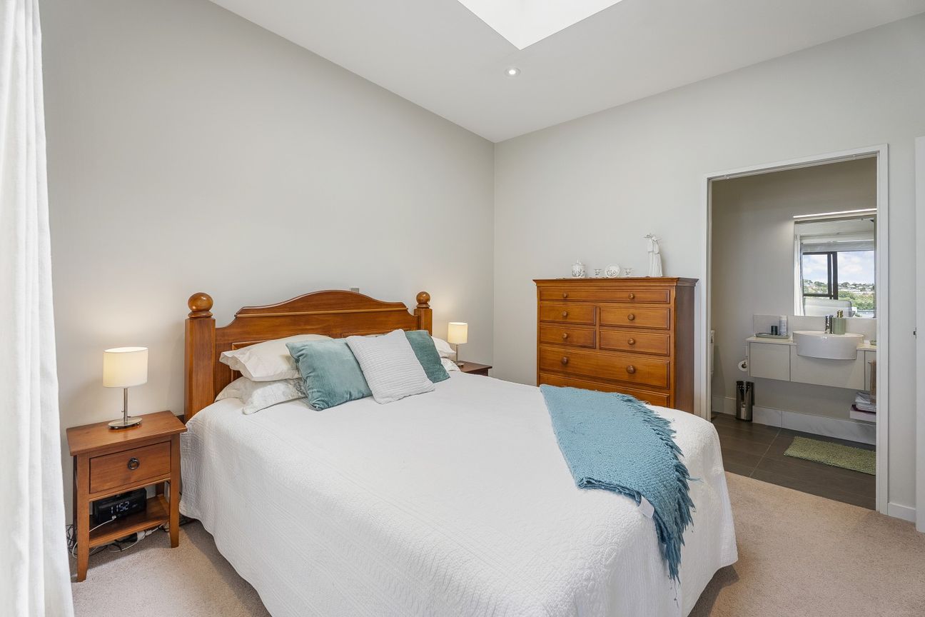 Vendor Says Sell – Offers Over $899,000 - Widok 6