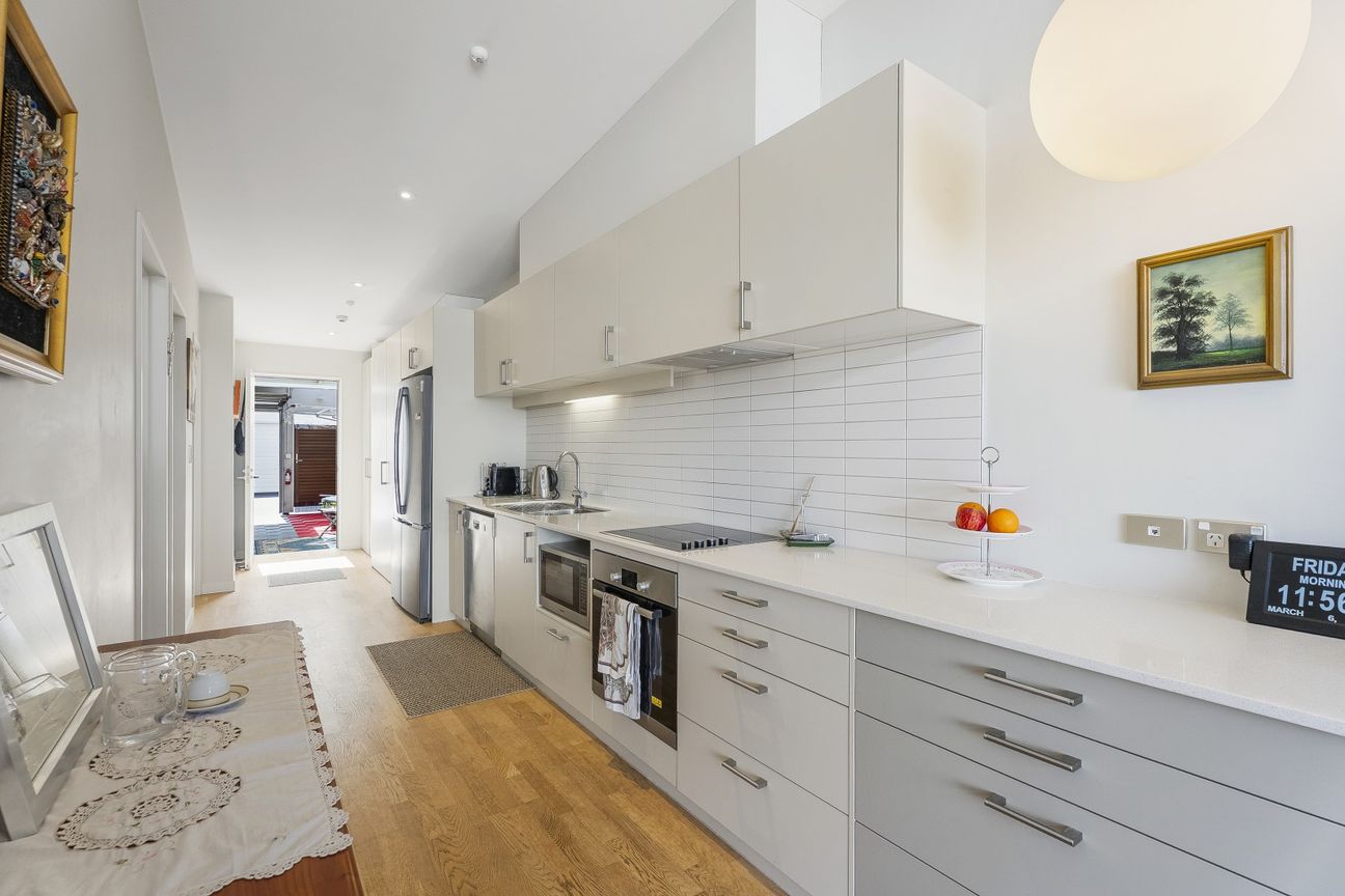 Vendor Says Sell – Offers Over $899,000 - Widok 4