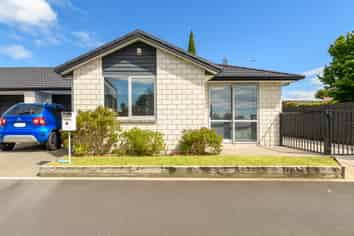 1/162 Waihi Road, Judea