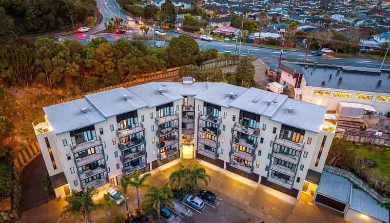 B305/525 East Coast Road, Pinehill