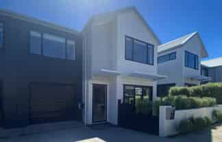 15 Seafarer Crescent, Stanmore Bay