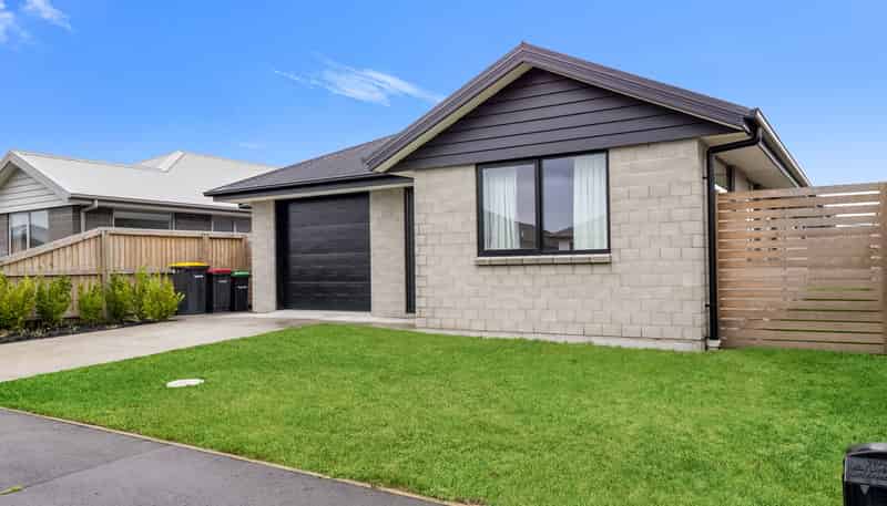 6 Harry Manship Crescent, Halswell