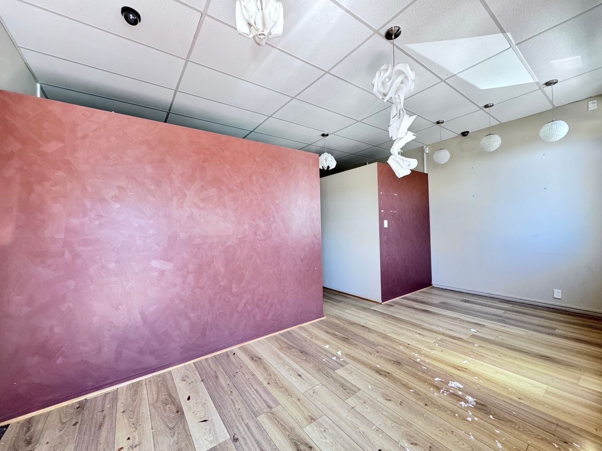 High-Exposure Office/Showroom on Khyber Pass Road - Widok 2