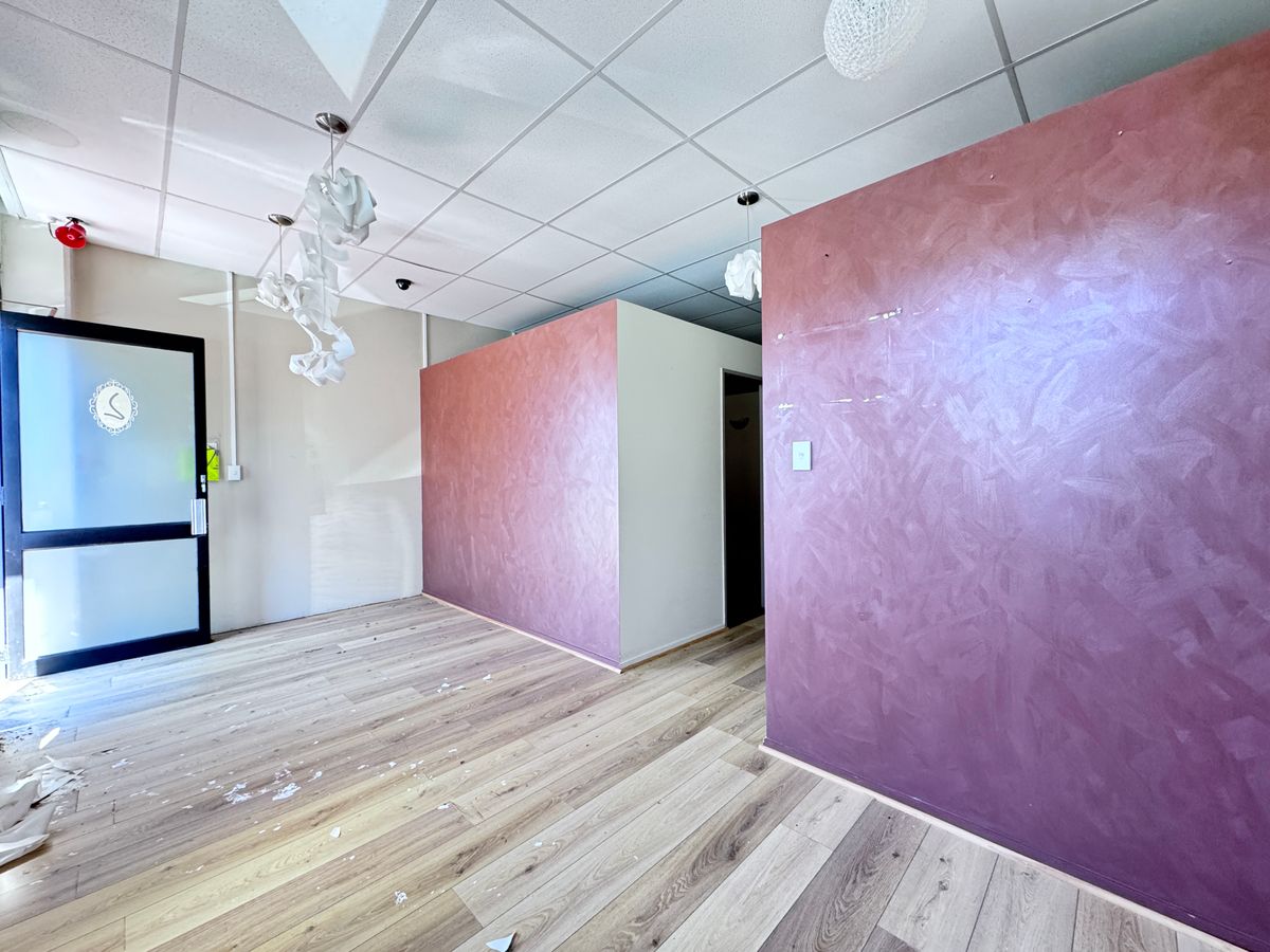 High-Exposure Office/Showroom on Khyber Pass Road - Widok 3