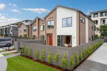 24 Wakaturia Way, Glenfield