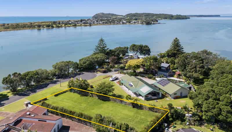 7 Waione Avenue, Athenree