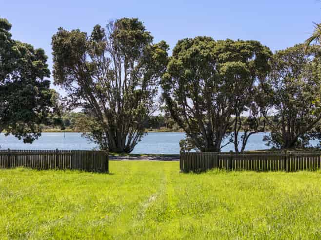 7 Waione Avenue, Athenree