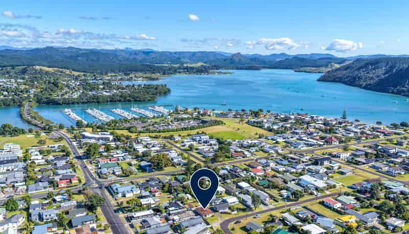 201A The Square, Whangamata