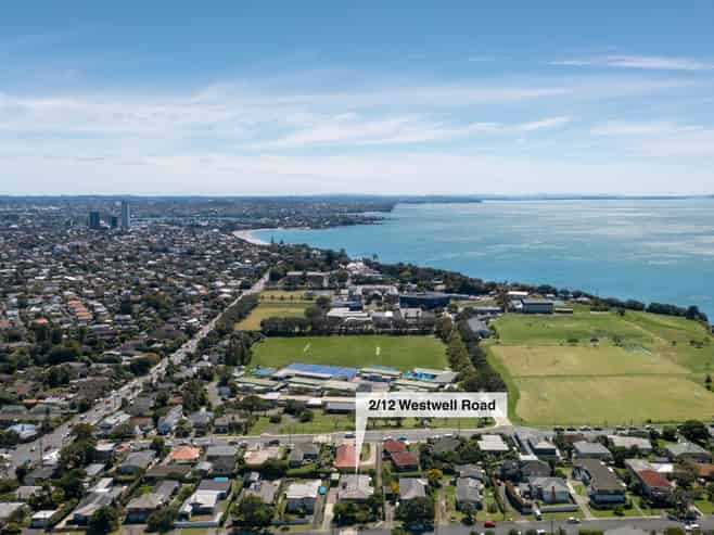 2/12 Westwell Road, Belmont