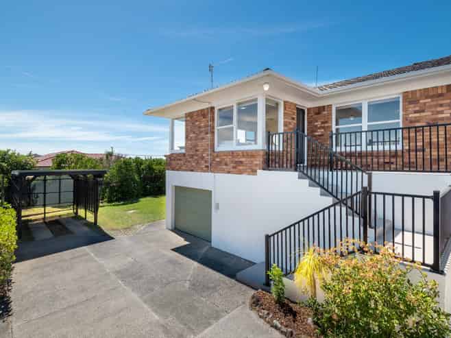 2/12 Westwell Road, Belmont