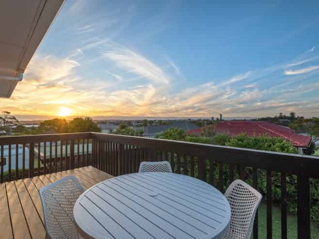 2/12 Westwell Road, Belmont