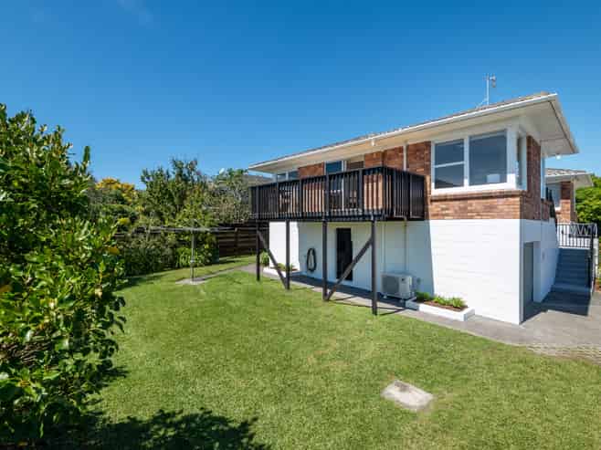 2/12 Westwell Road, Belmont