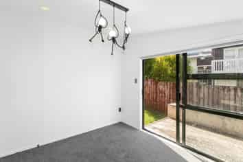 2/42 Wedgwood Ave, Mangere