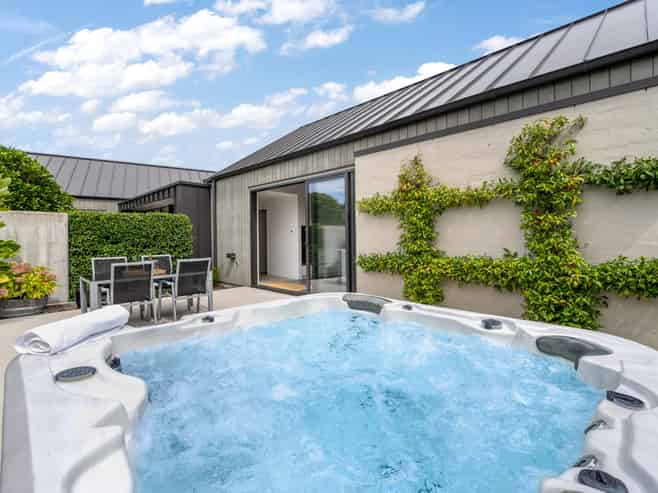 67 Riordan Lane, Whitford