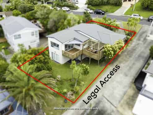 24 Kiteroa Terrace, Rothesay Bay