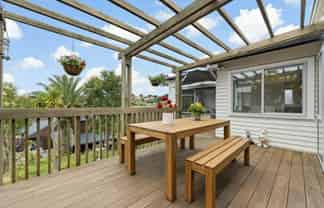 24 Kiteroa Terrace, Rothesay Bay