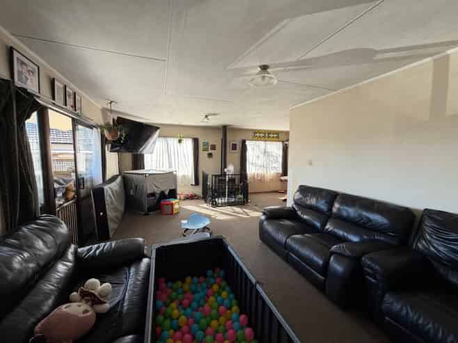 1 Taharangi Street, Koutu