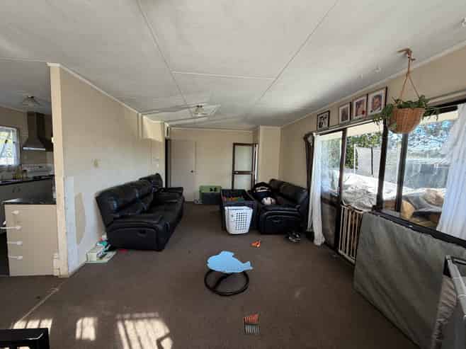 1 Taharangi Street, Koutu