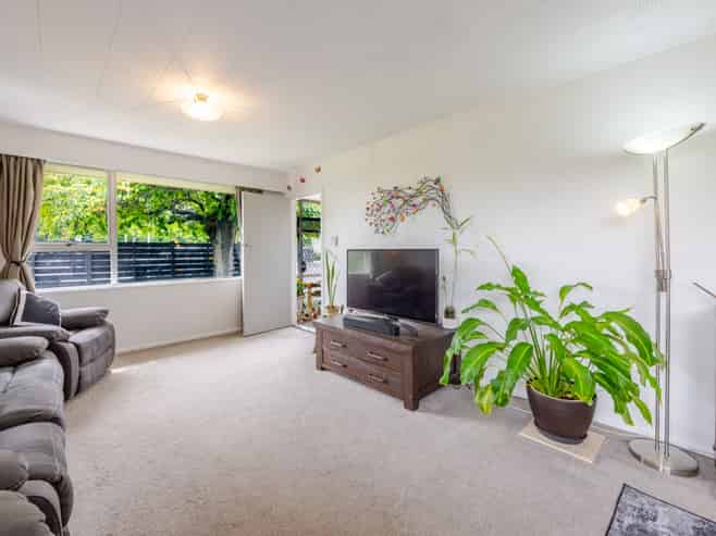 2/306 Southland Road, Hastings