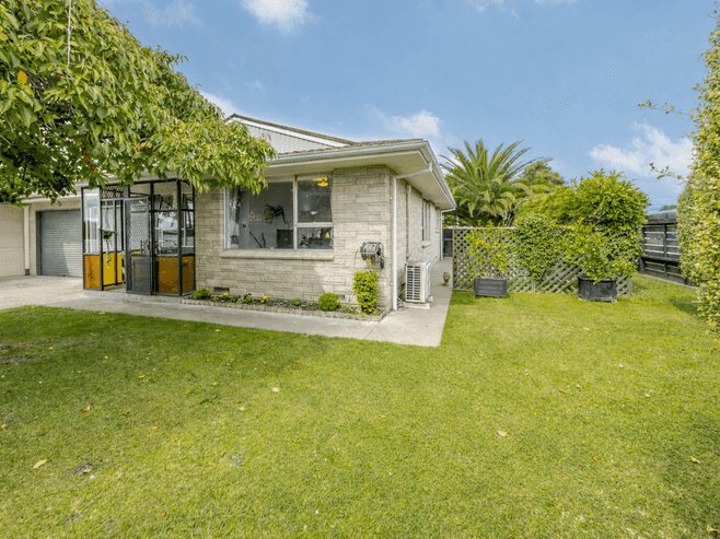 2/306 Southland Road, Hastings