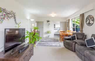 2/306 Southland Road, Hastings