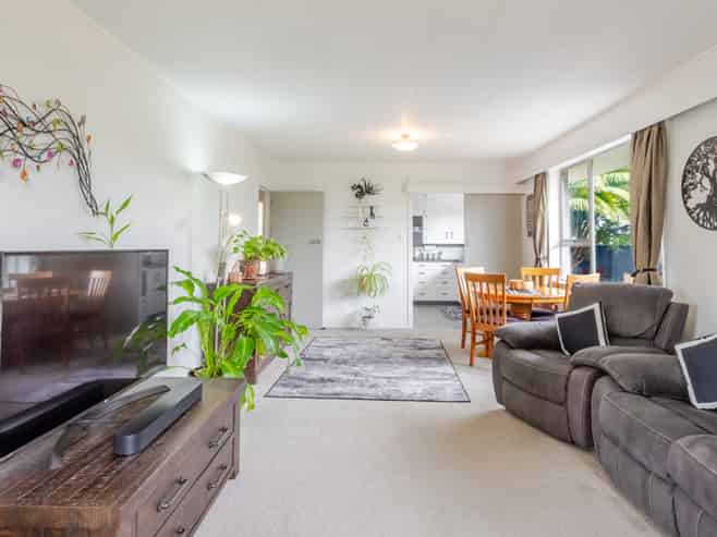 2/306 Southland Road, Hastings