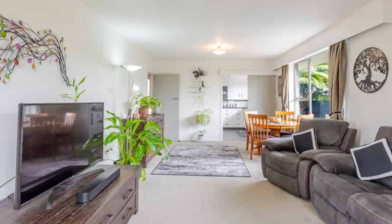 2/306 Southland Road, Hastings