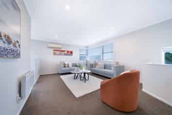 102 Tirimoana Road, Te Atatu South