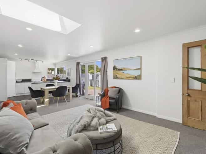 55 Douglas Street, Saint Kilda