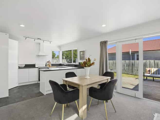 55 Douglas Street, Saint Kilda