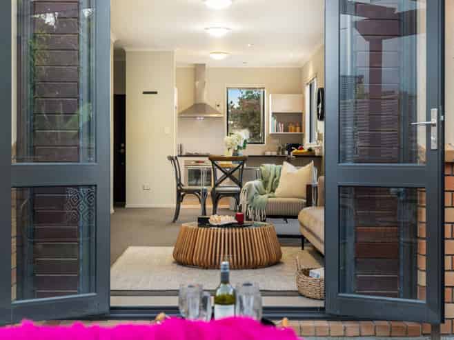 50 Greenbough Lane, Greenhithe