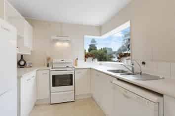 10 Evergreen Rise, New Lynn