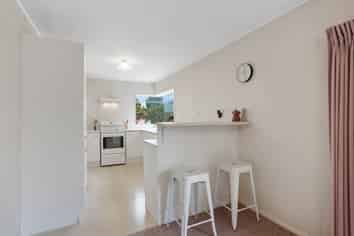 10 Evergreen Rise, New Lynn