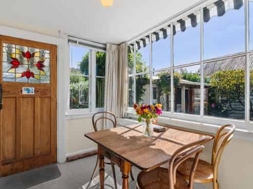 1 Dryden Street, Sumner