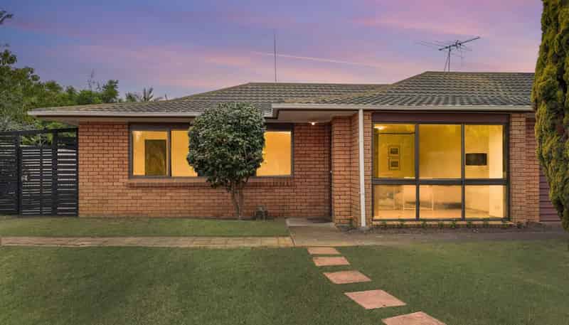 64B Sunderlands Road, Half Moon Bay