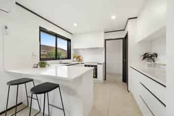 64B Sunderlands Road, Half Moon Bay