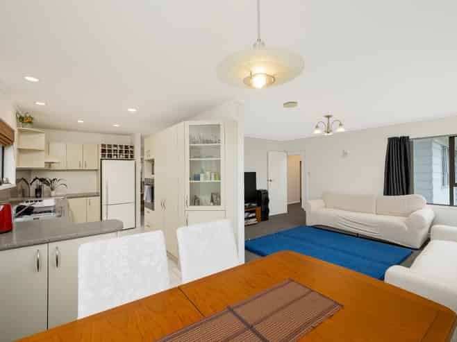 1 Cedar Heights Avenue, Massey