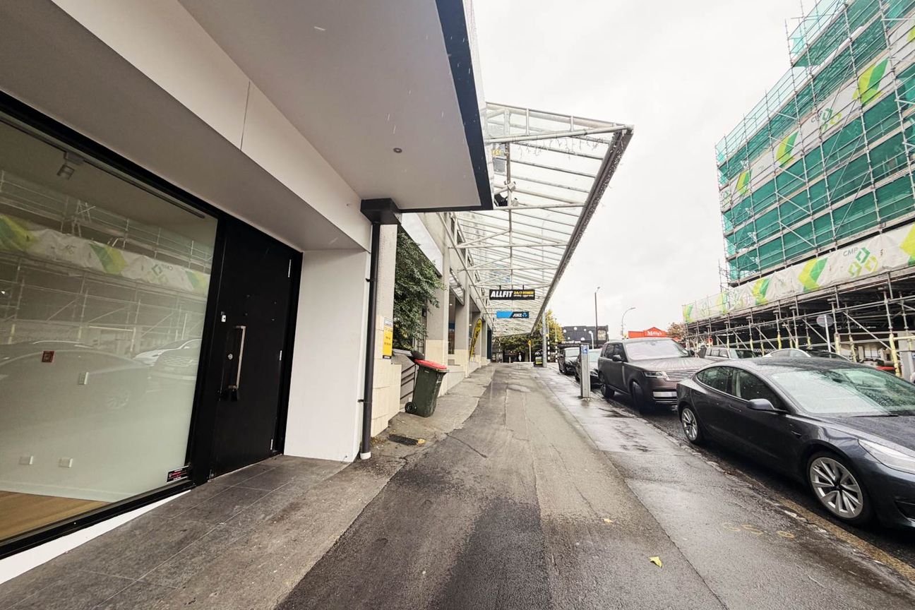 BOUTIQUE PONSONBY / THREE LAMPS OFFICE - Widok 6