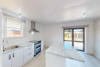 41 Ellesmere Crescent, Highbury