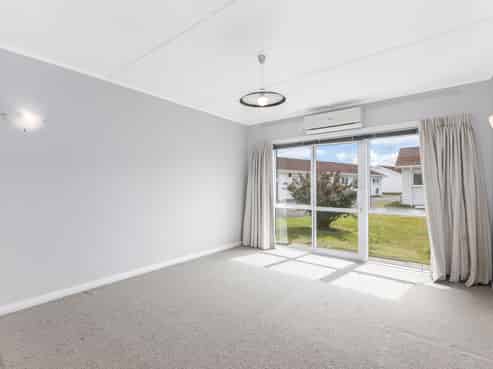 6/1079 High Street, Taita