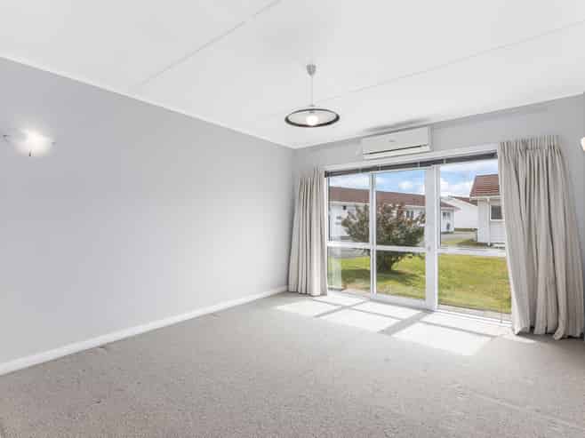 6/1079 High Street, Taita