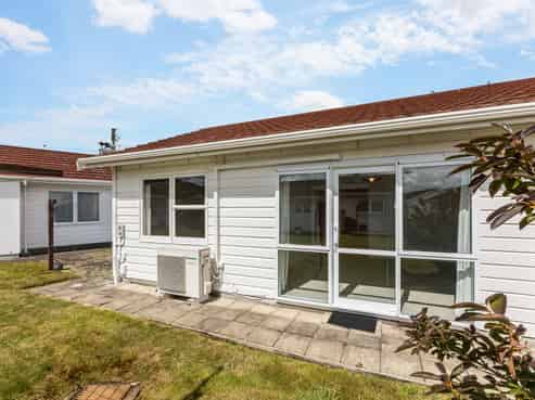 6/1079 High Street, Taita