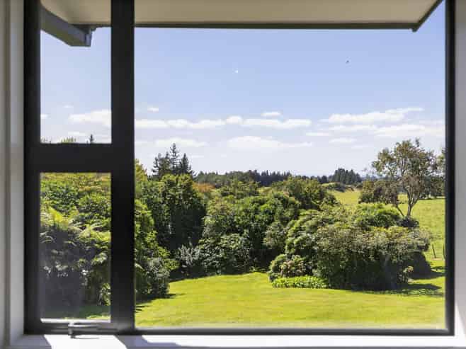 72 Belk Road South, Omanawa