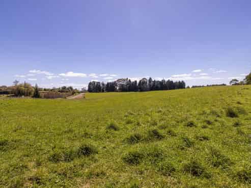 72 Belk Road South, Omanawa