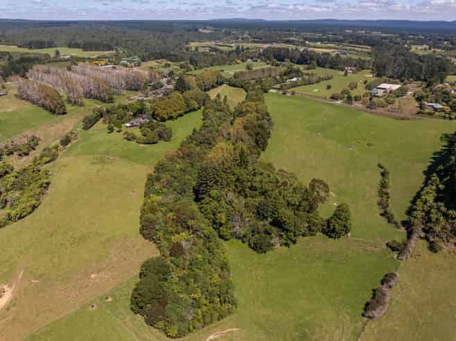 72 Belk Road South, Omanawa