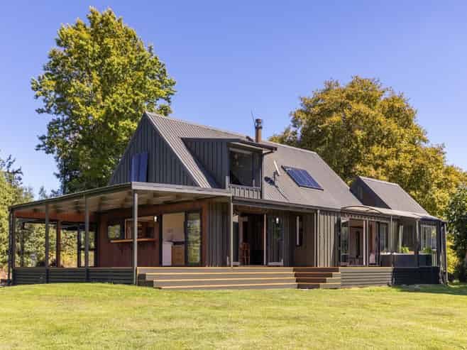 72 Belk Road South, Omanawa