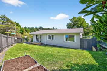 2 Takanini Grove, Stokes Valley