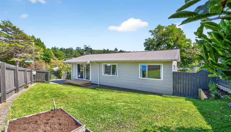 2 Takanini Grove, Stokes Valley